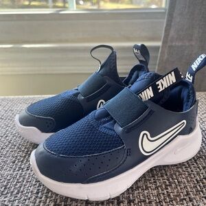 Nike Kids (9C) Flex Runner 3- Navy and White Slip-On Sneakers
